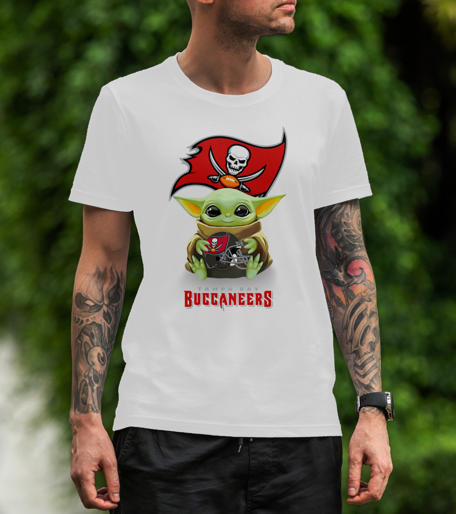 Star Wars Baby Yoda Hug Tampa Bay Buccaneers Helmet T-Shirt