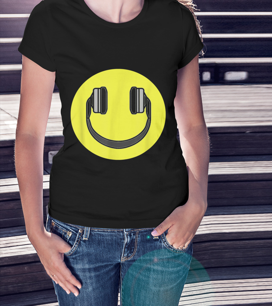 Club Smiley Techno Music DJ Headphone Face T-Shirt