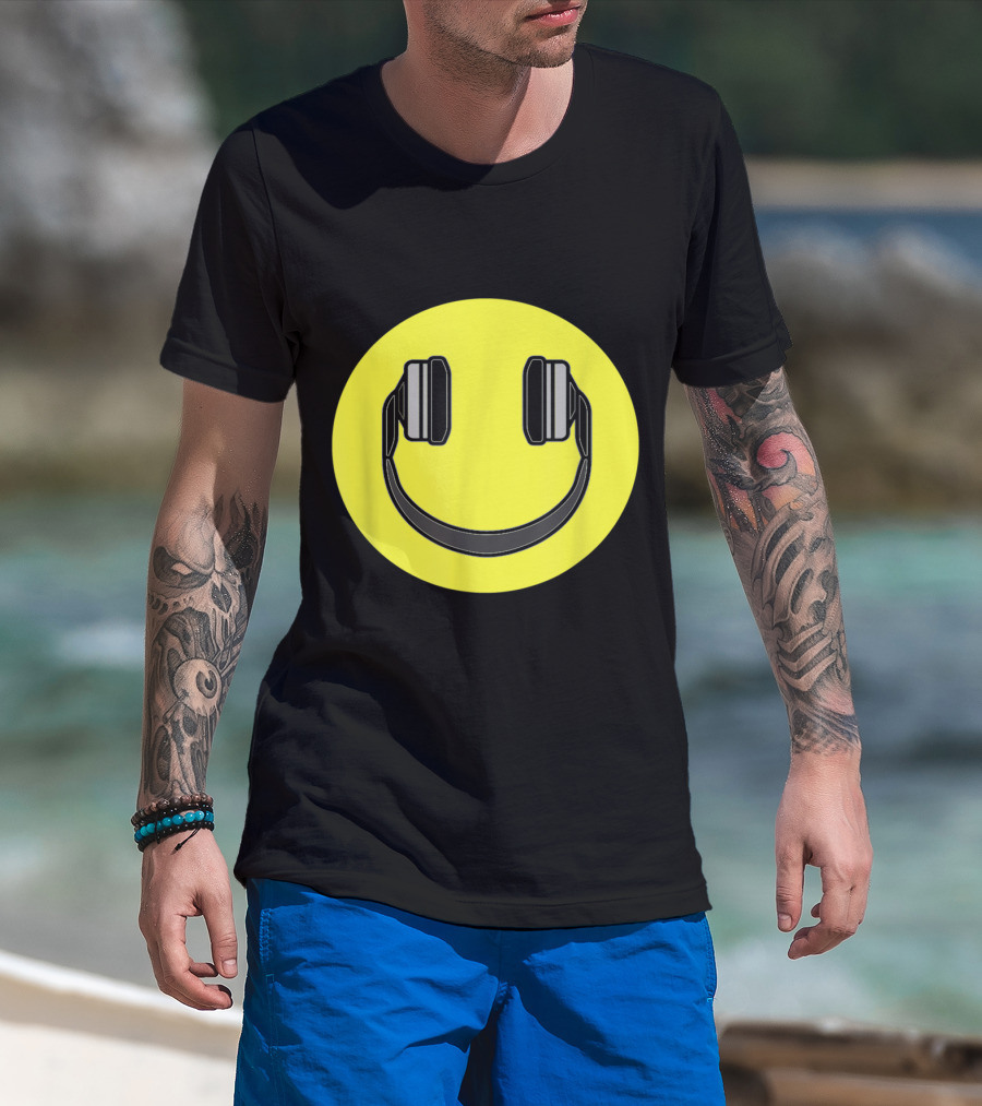 Club Smiley Techno Music DJ Headphone Face T-Shirt