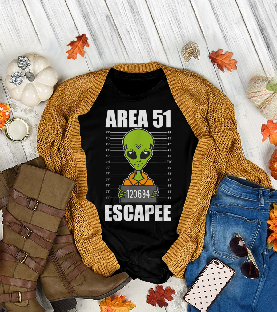 Area 51 Escapee Alien Mugshot with Height Chart T-Shirt