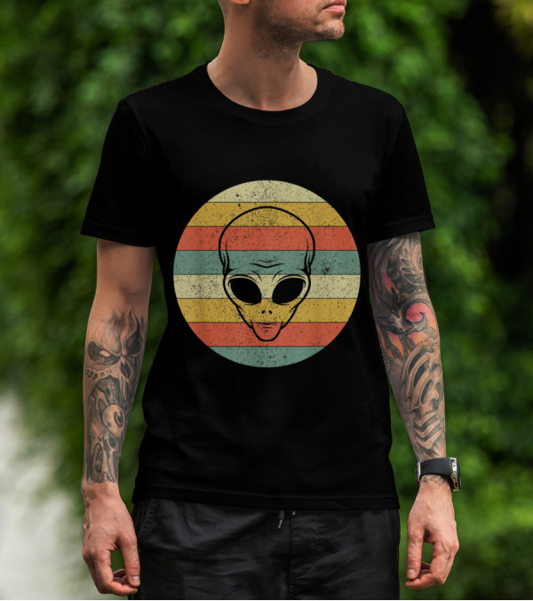 Vintage Distressed Alien Halloween Space Lover Retro Stripes T-Shirt