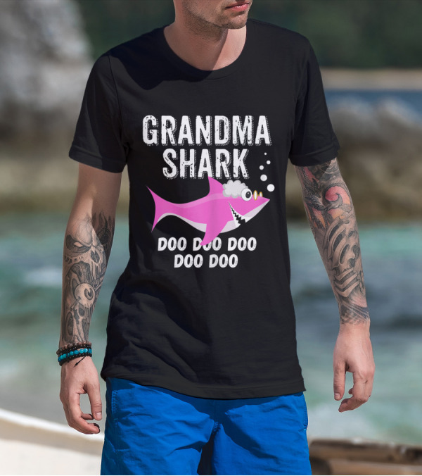 Grandma Shark Doo Doo Doo Family Pink Shark Bubbles T-Shirt