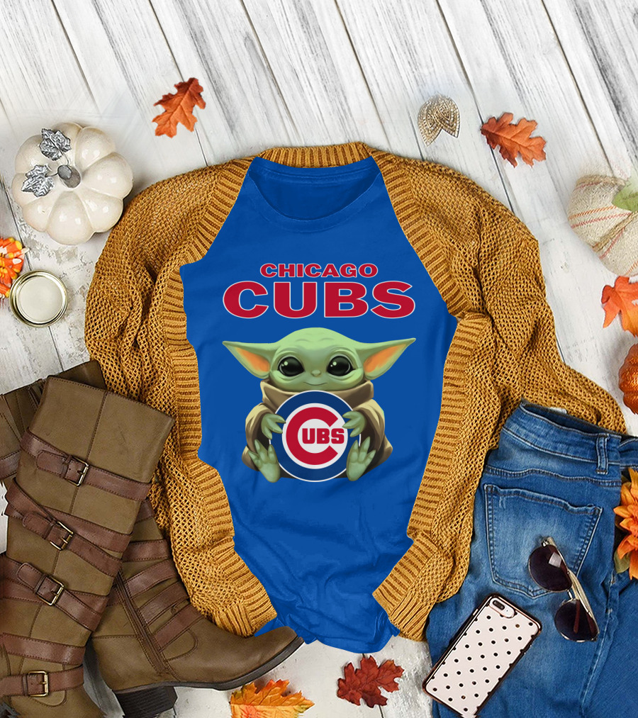 Chicago Cubs Baby Yoda Holding Cubs T-Shirt