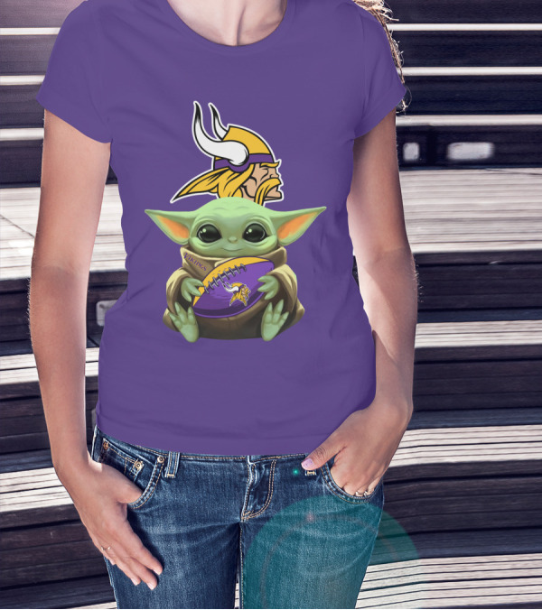 Babyyoda Minnesota Vikings Fan With Football T-Shirt