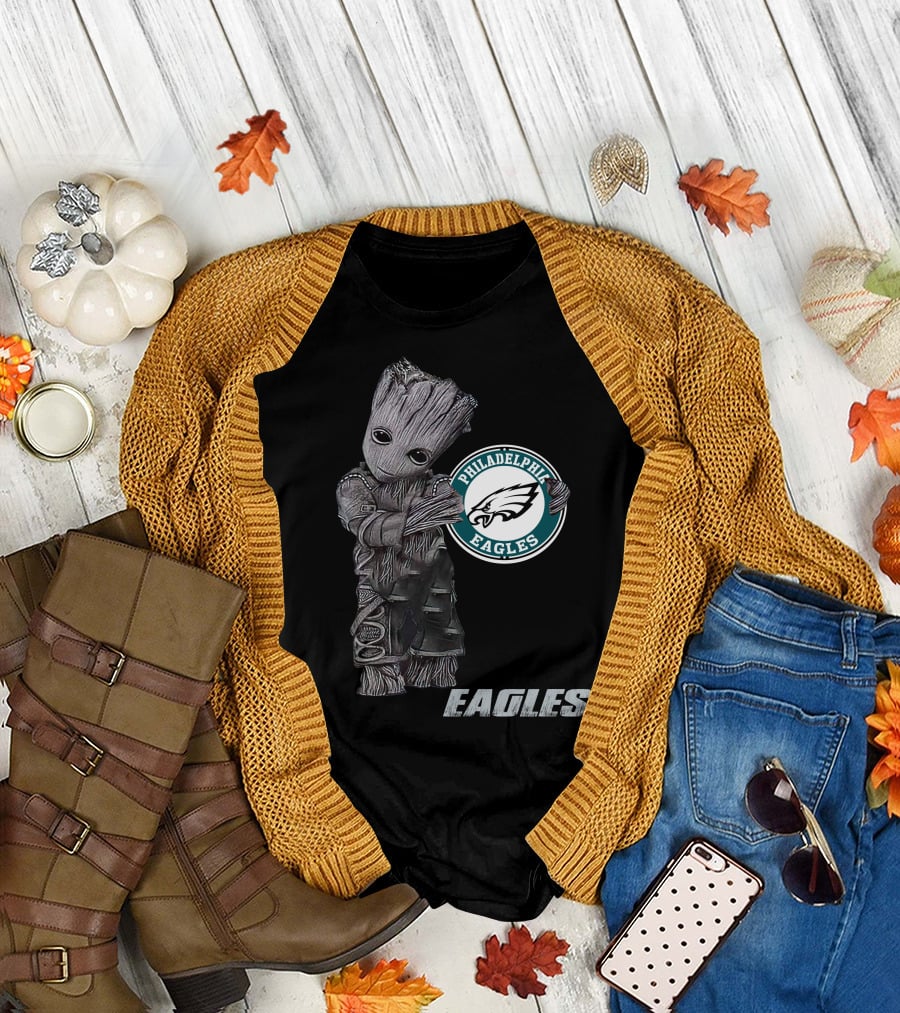 Groot Hugging Philadelphia Eagles Logo Eagles T-Shirt