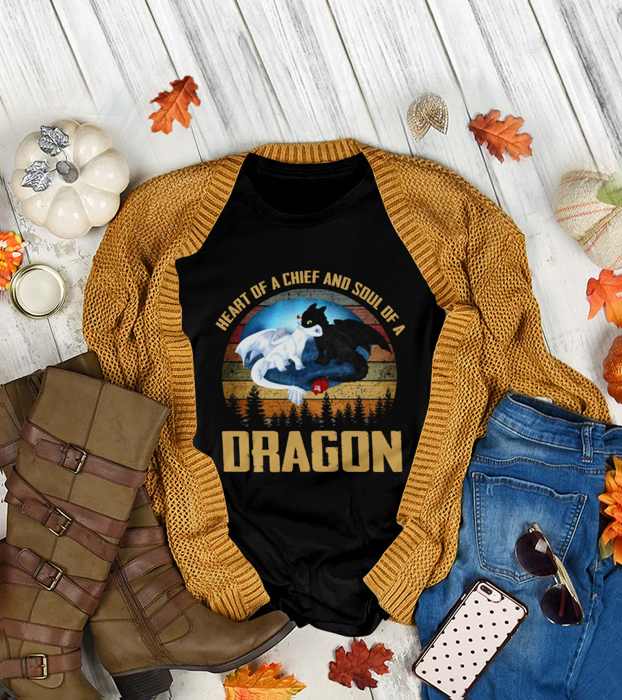 Heart Of A Chief And Soul Of A Dragon Night And Light Fury Unity With Sunset背景 T-Shirt