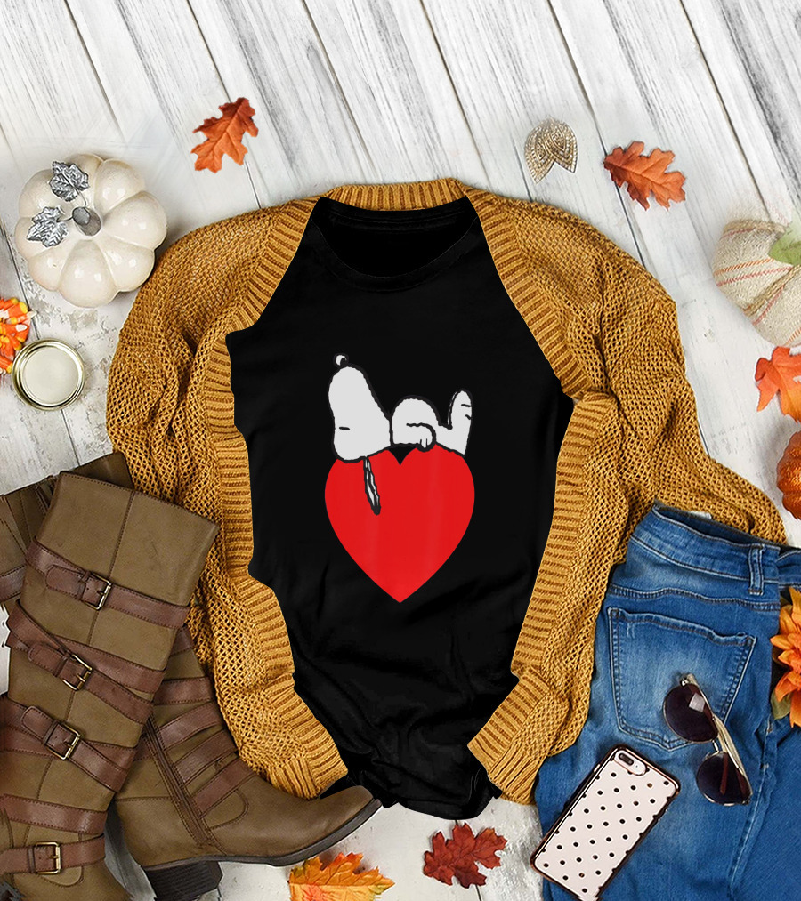 Snoopy Relaxing on Red Heart Background Charlie Brown Peanuts T-Shirt