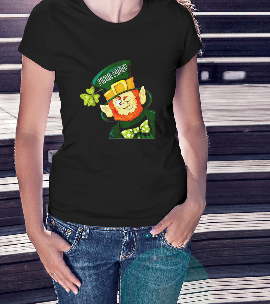 St Patrick's Day Pinch Proof Shamrock Leprechaun With Hat And Bow Tie T-Shirt