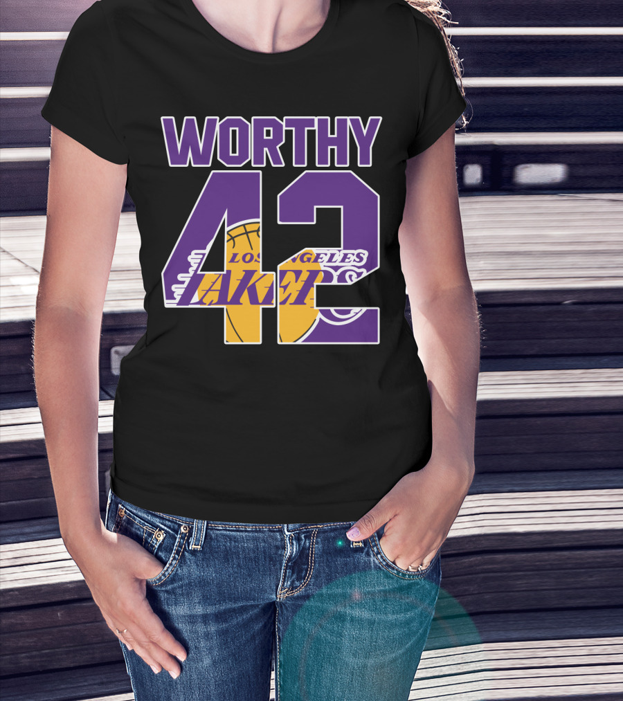 Worthy 42 Los Angeles Lakers Basketball T-Shirt