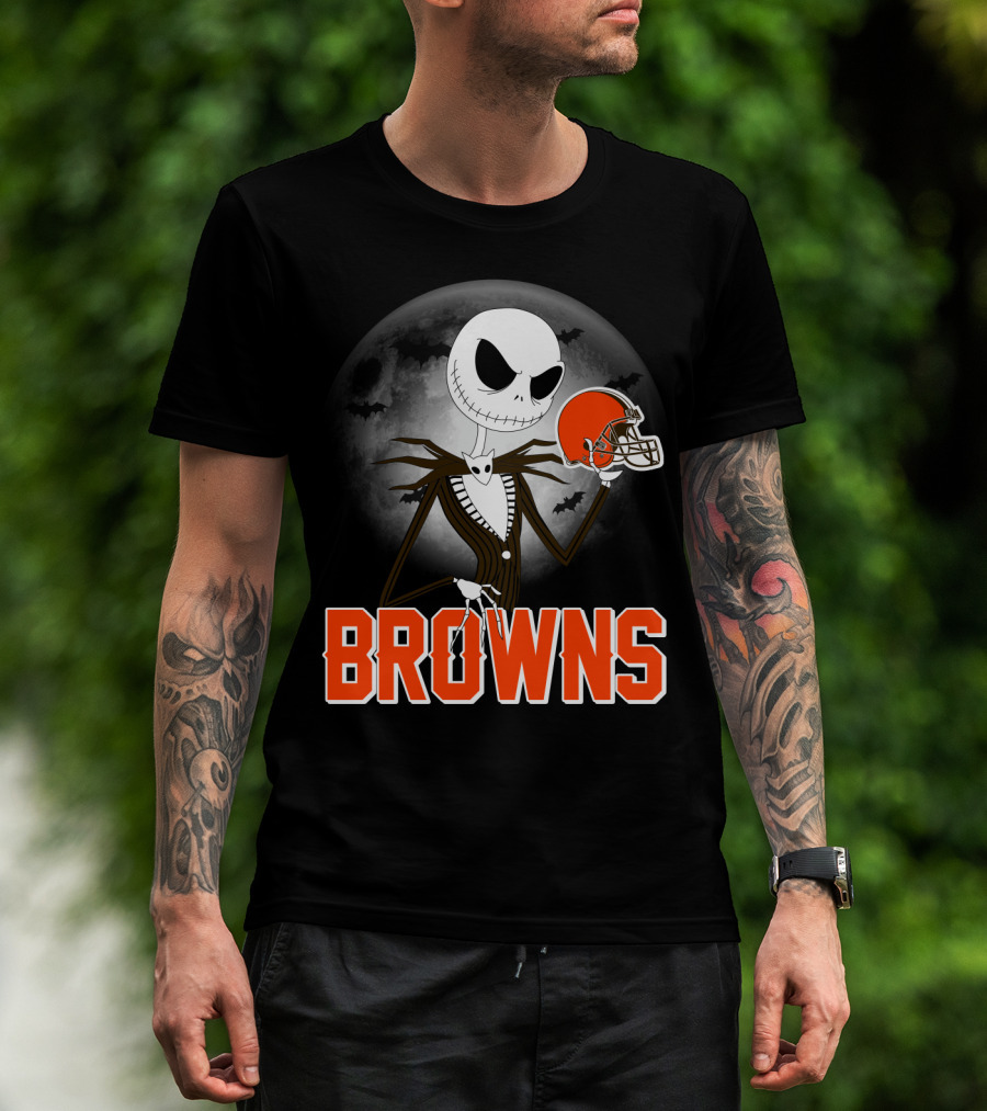 Jack Skellington Holding Cleveland Browns Helmet Halloween Moon T-Shirt