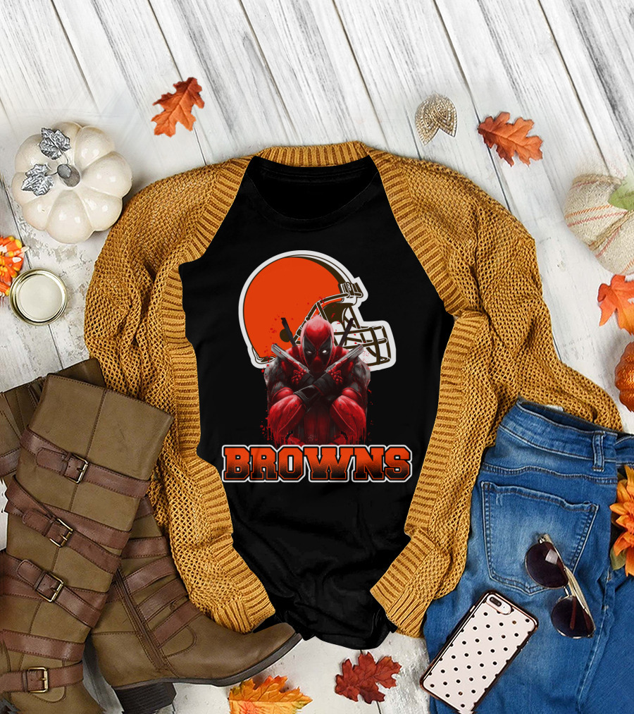 Cleveland Browns Deadpool Crossover Football Fan T-Shirt