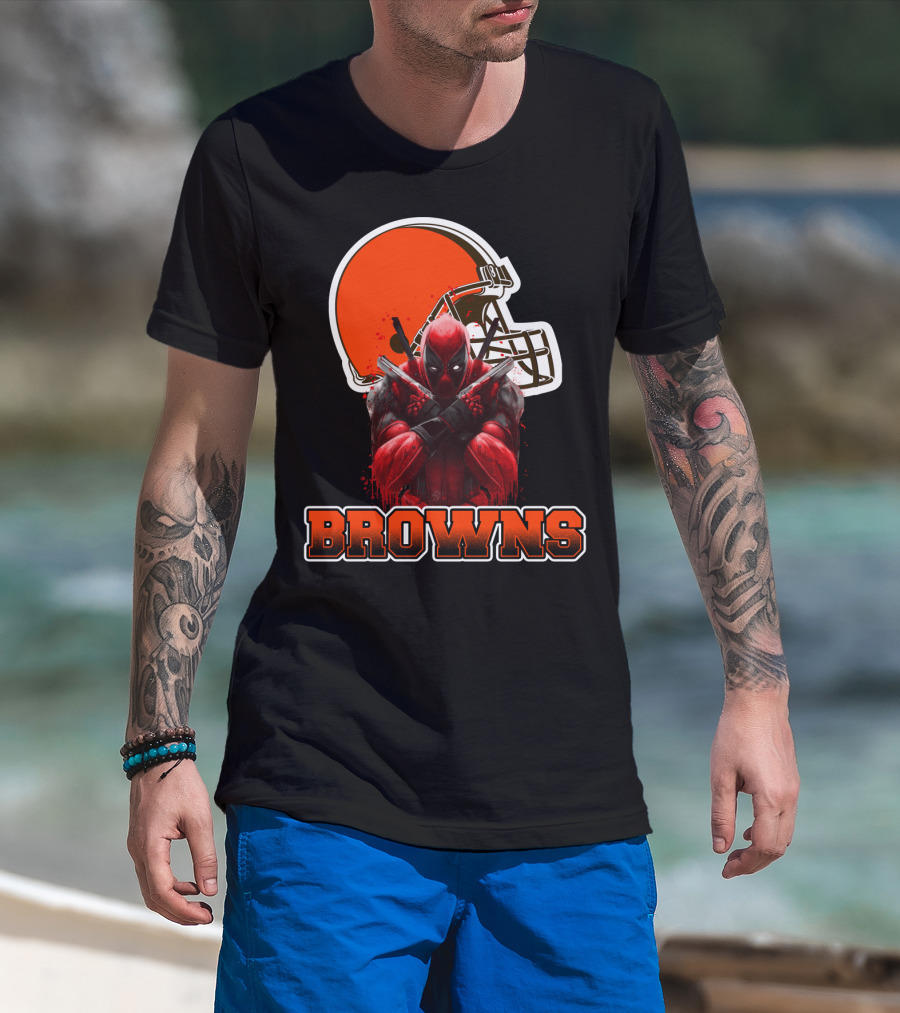 Cleveland Browns Deadpool Crossover Football Fan T-Shirt