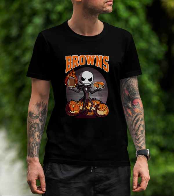 Jack Skellington Halloween Cleveland Browns Pumpkin Fire Football T-Shirt