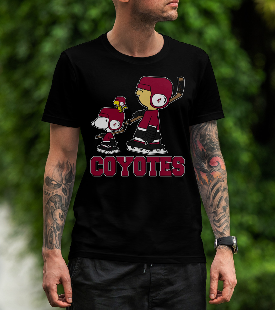 Snoopy Ice Hockey Coyotes Fans Peanuts Arizona Nhl Team T-Shirt