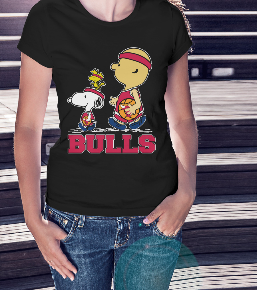 Snoopy Woodstock And Bulls Basketball Fans T-Shirt