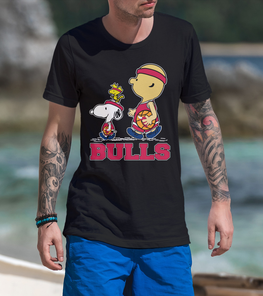 Snoopy Woodstock And Bulls Basketball Fans T-Shirt