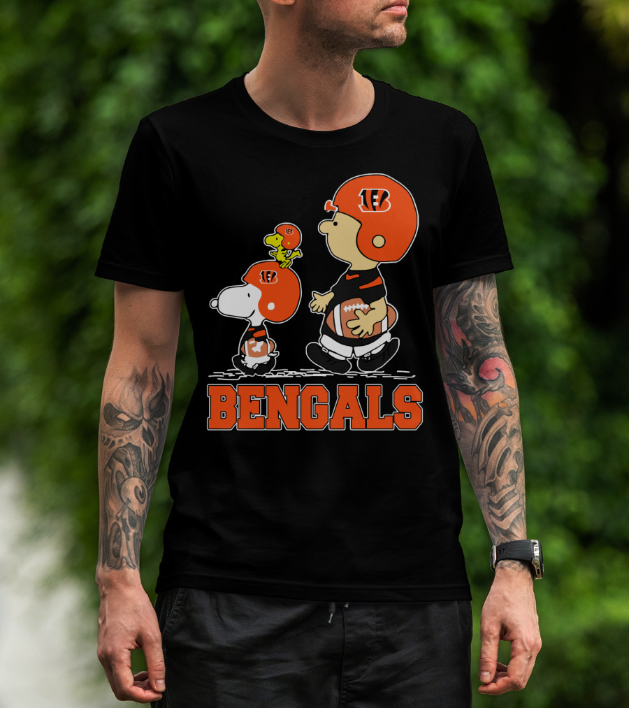 Snoopy Charlie Bengals Football Fans Peanuts Sports Team T-Shirt