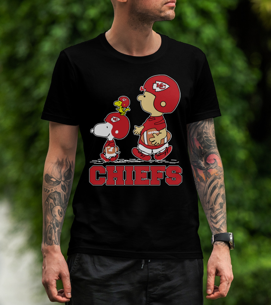 Snoopy And Friends Kansas City Chiefs Football Fans Celebration T-Shirt