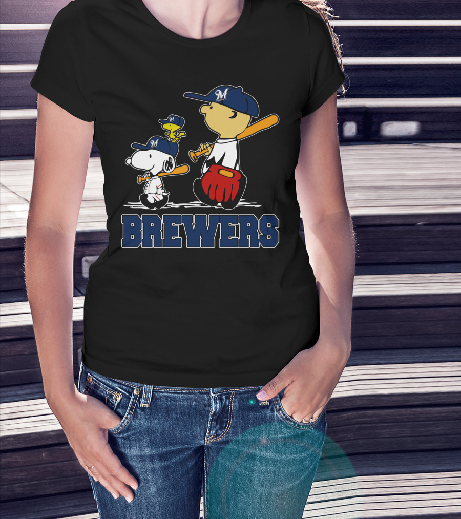 Snoopy Woodstock Charlie Brown Milwaukee Brewers Baseball Fans T-Shirt