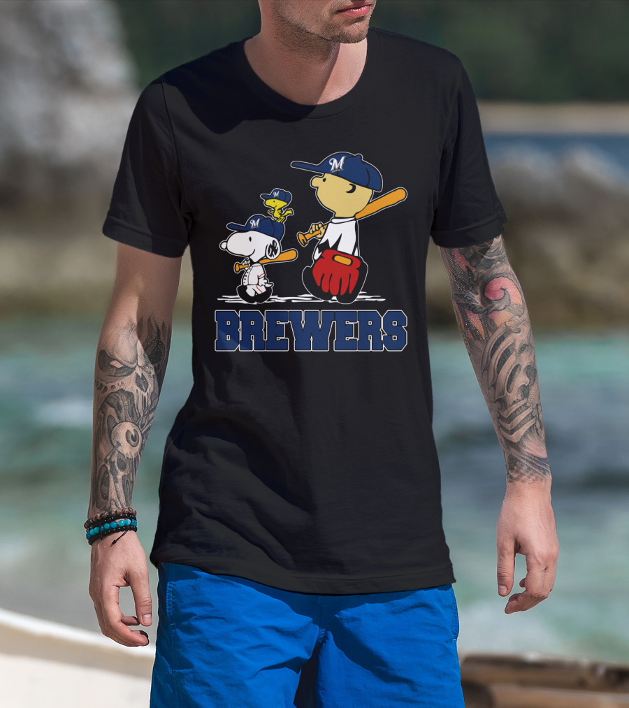 Snoopy Woodstock Charlie Brown Milwaukee Brewers Baseball Fans T-Shirt