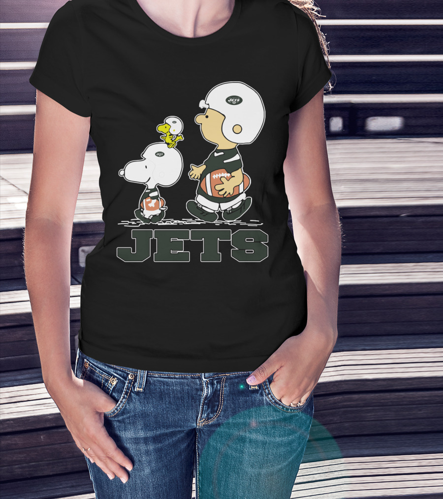Snoopy And New York Jets Fans Football Team Helmets Charlie Brown Woodstock T-Shirt