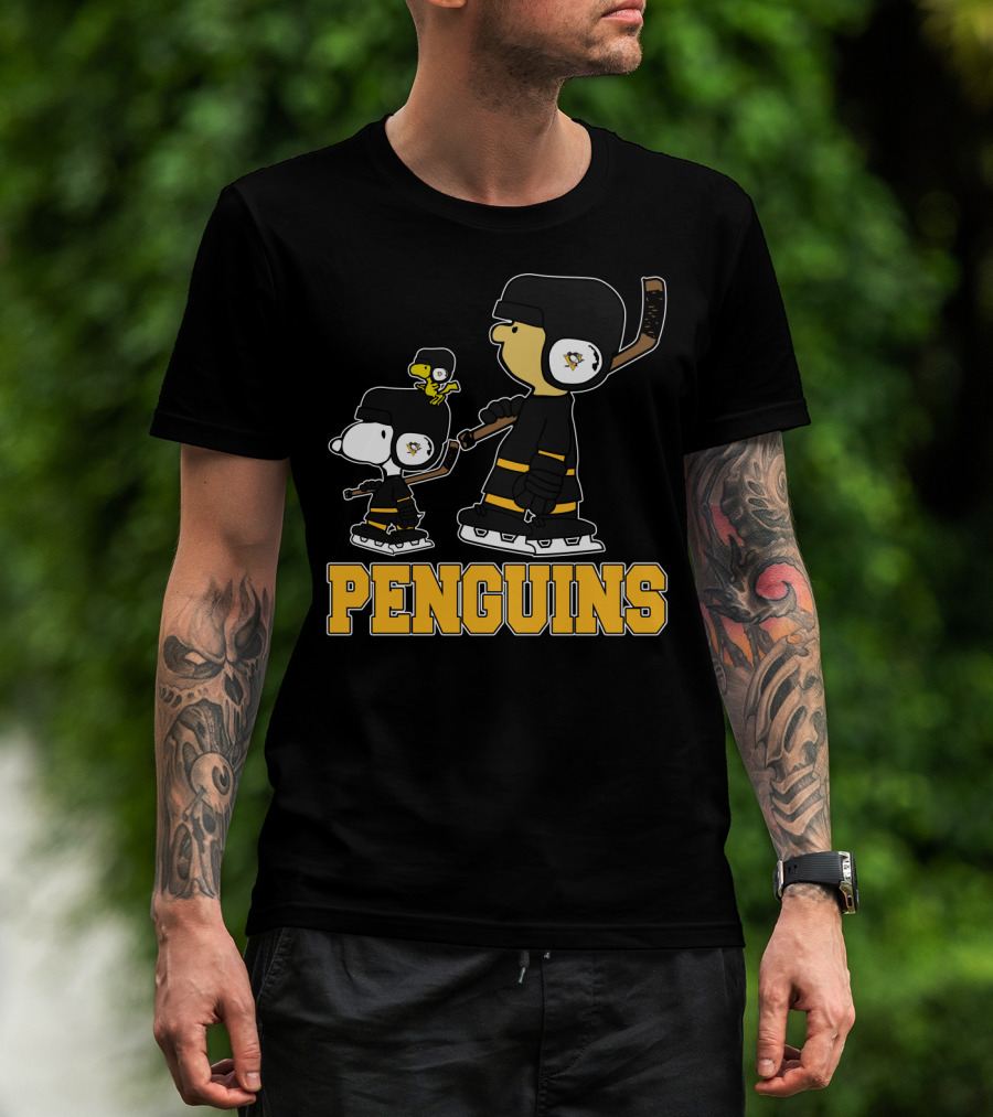 Snoopy And Woodstock With Pittsburgh Penguins Hockey Gear T-Shirt