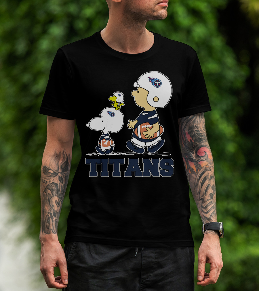 Snoopy And Woodstock Tennessee Titans Football Fans T-Shirt