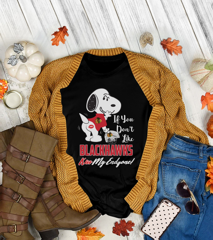 If You Don’t Like Blackhawks Kiss My Endzone Snoopy Fan T-Shirt
