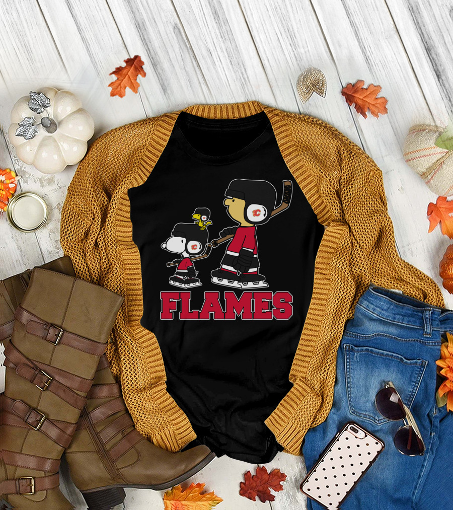 Snoopy And Woodstock With Calgary Flames Hockey Players T-Shirt