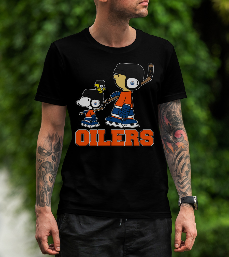 Snoopy Edmonton Oilers Hockey Fans With Woodstock In Skates T-Shirt