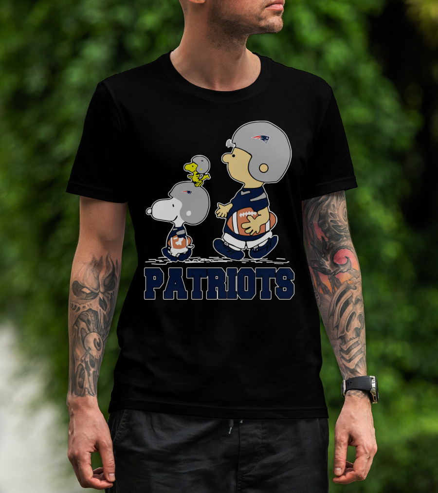 Snoopy And Woodstock With New England Patriots Football Theme T-Shirt