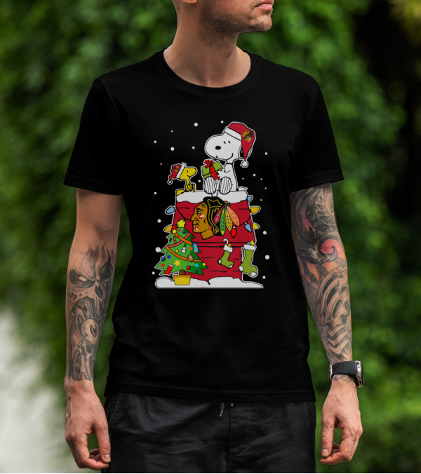 Chicago Blackhawks Snoopy Festive Christmas T-Shirt