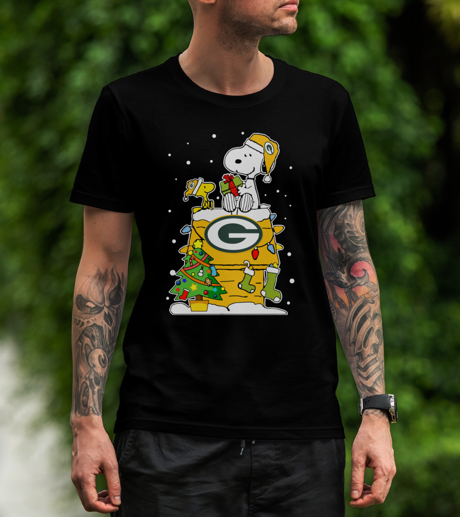 Green Bay Packers Christmas With Snoopy And Woodstock T-Shirt