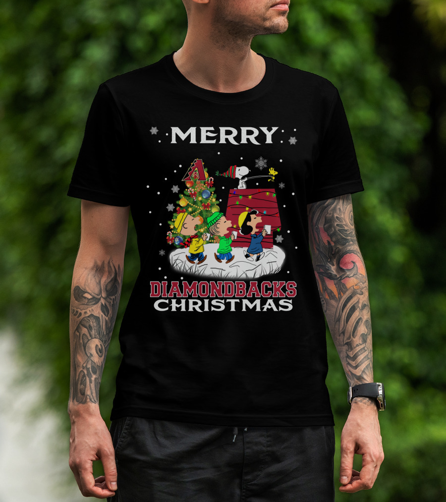 Merry Arizona Diamondbacks Christmas Snoopy Woodstocks Tree Lucy Blanket T-Shirt