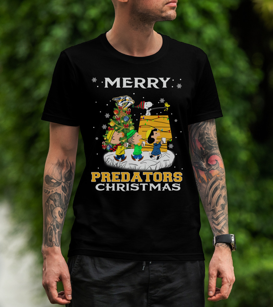 Merry Nashville Predators Christmas Snoopy Woodstock Lucy Charlie Brown Linus Caroling Holiday Scene T-Shirt