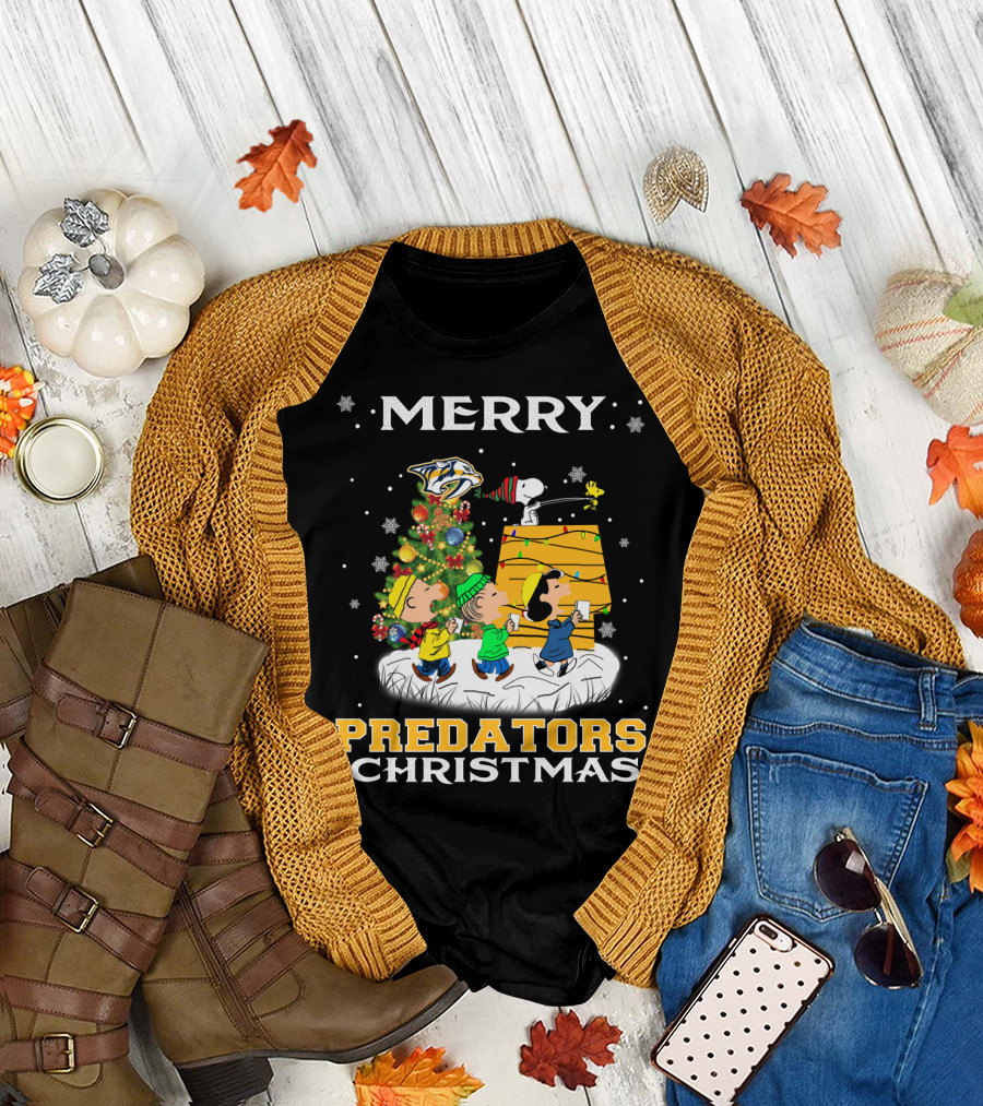 Merry Nashville Predators Christmas Snoopy Woodstock Lucy Charlie Brown Linus Caroling Holiday Scene T-Shirt