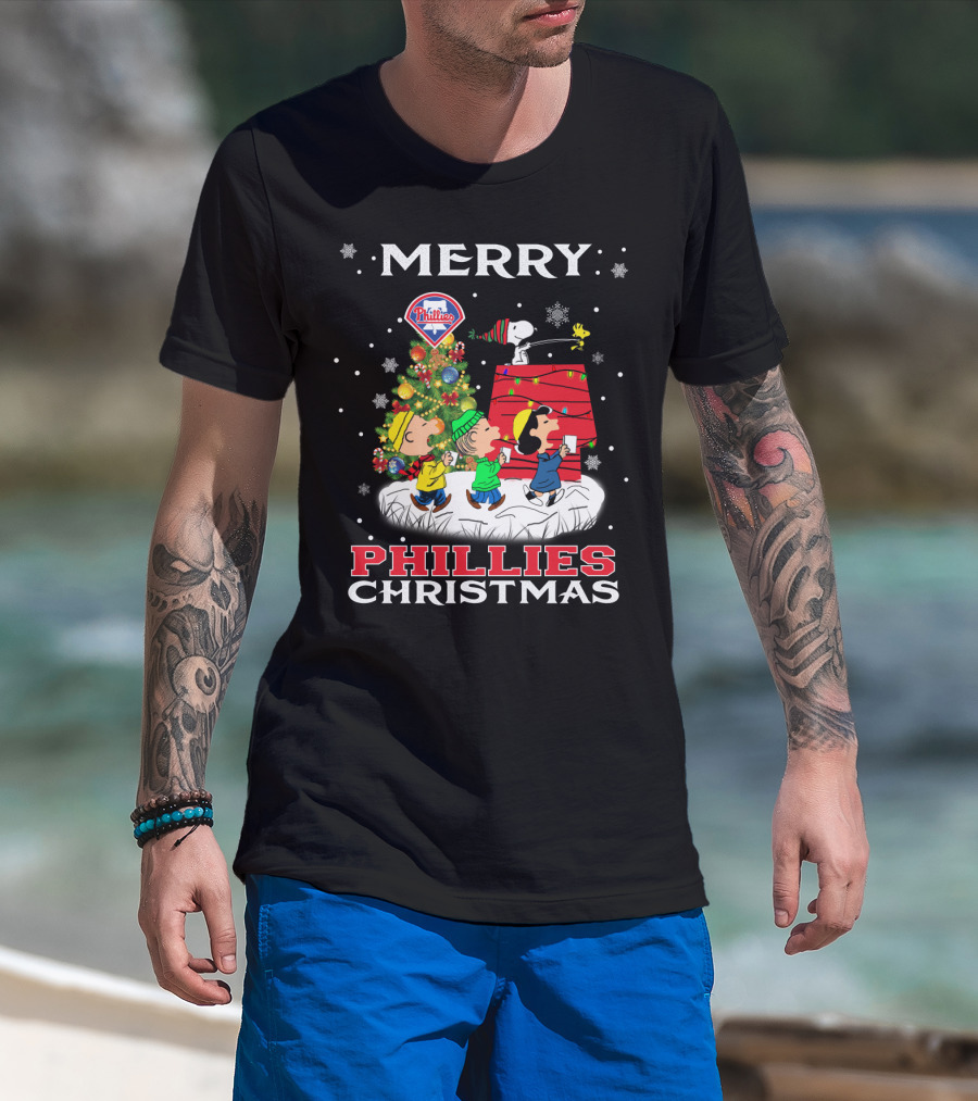 Merry Phillies Christmas Snoopy And Friends Tree T-Shirt
