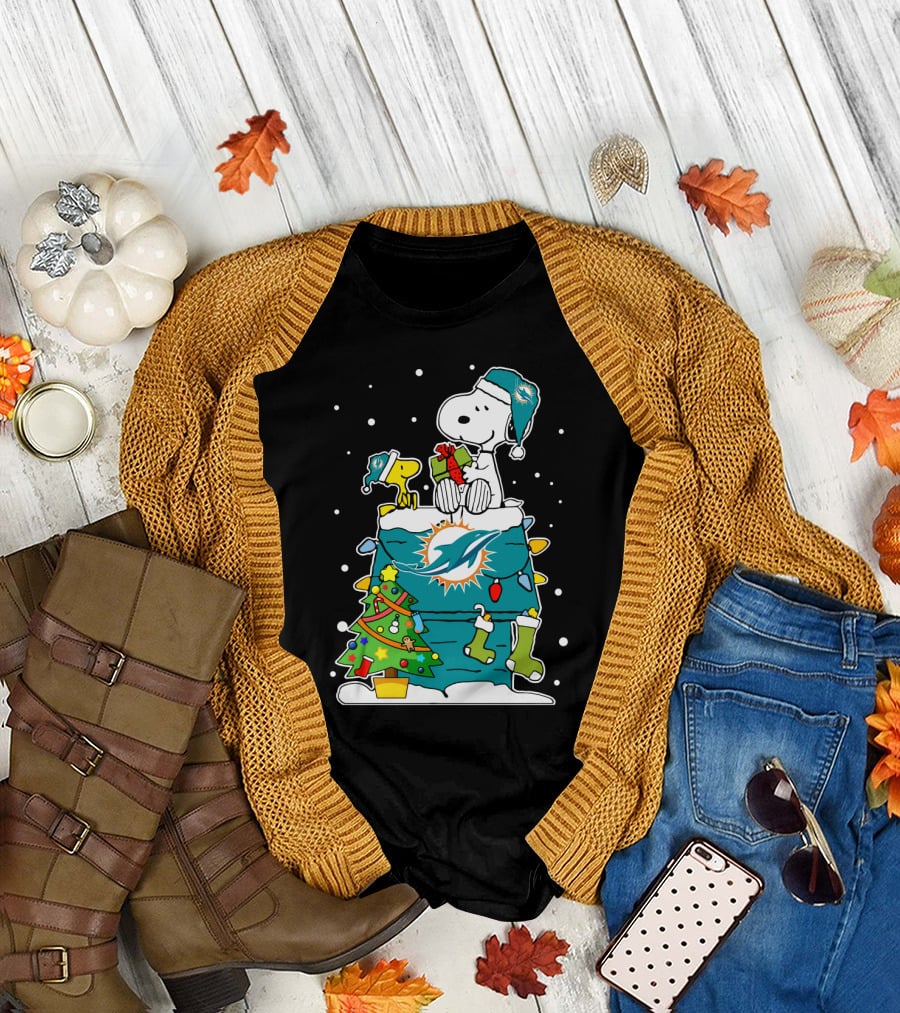 Miami Dolphins Snoopy Christmas Peanuts Fan Collection T-Shirt
