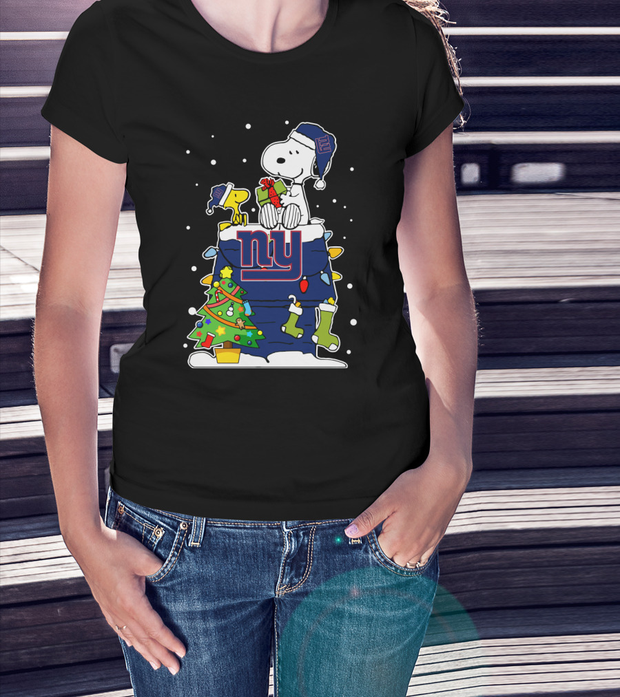 New York Giants Snoopy Christmas Peanuts Winter Football T-Shirt