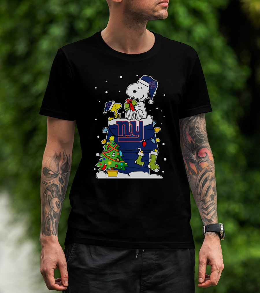 New York Giants Snoopy Christmas Peanuts Winter Football T-Shirt