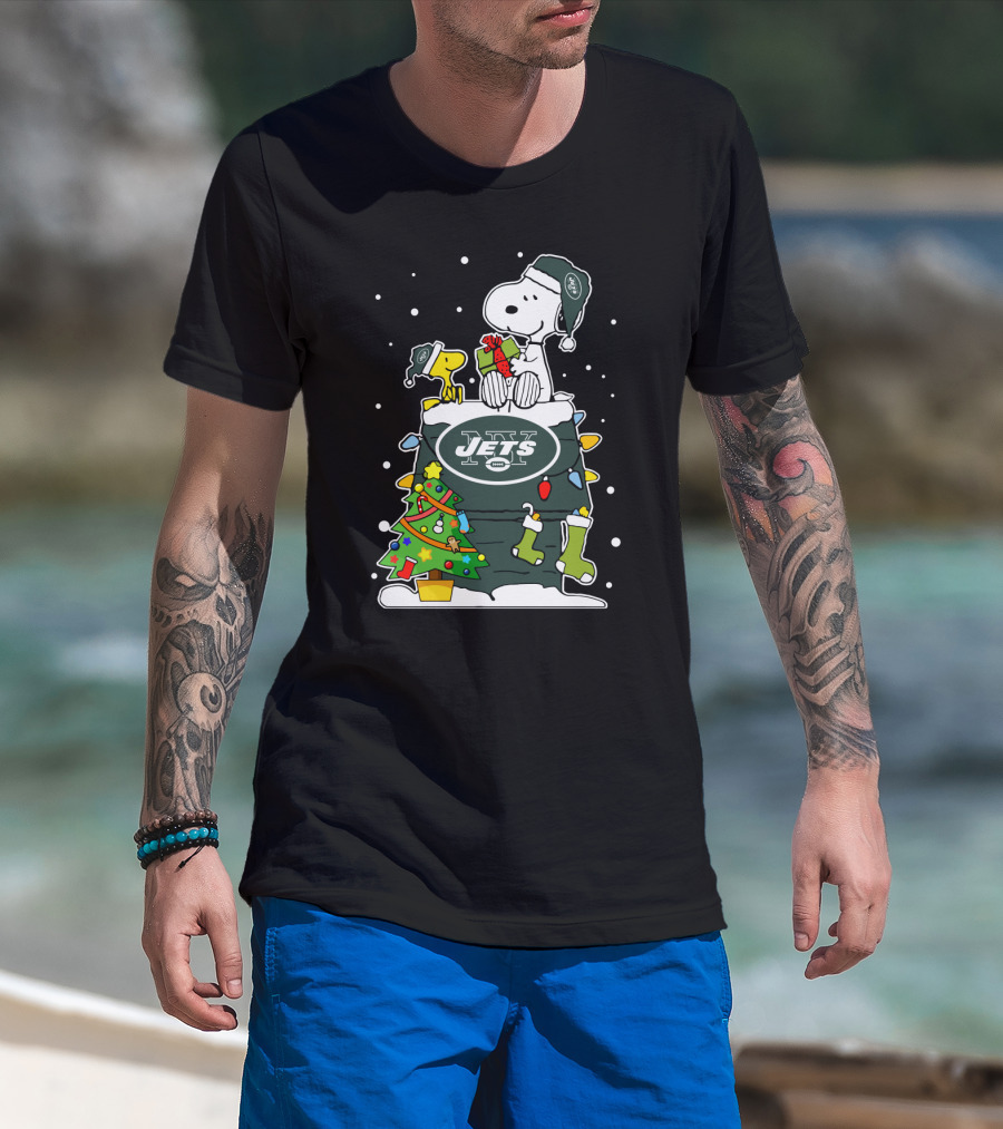 New York Jets Snoopy And Woodstock Christmas Gift With Tree And Snowflakes T-Shirt