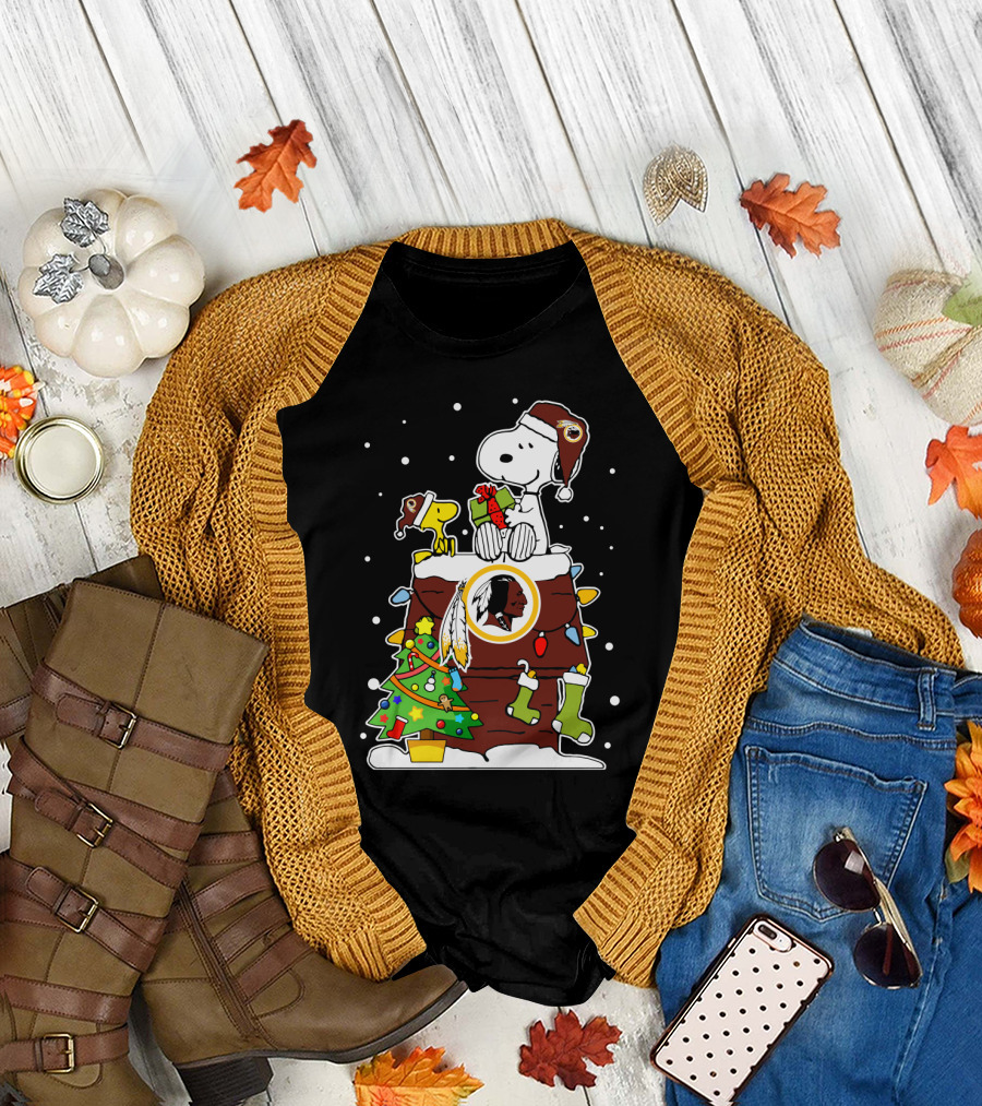 Washington Redskins Snoopy And Woodstock Christmas Theme T-Shirt