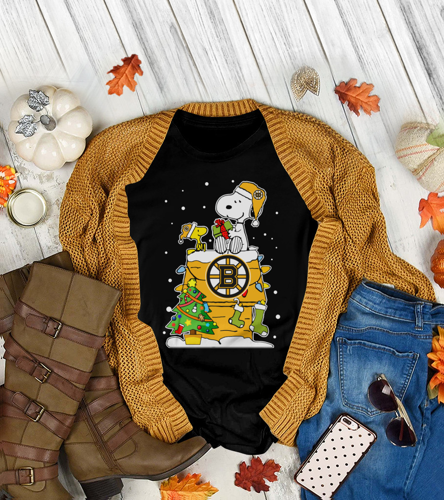 Boston Bruins Christmas Snoopy And Woodstock For Peanuts Fans T-Shirt