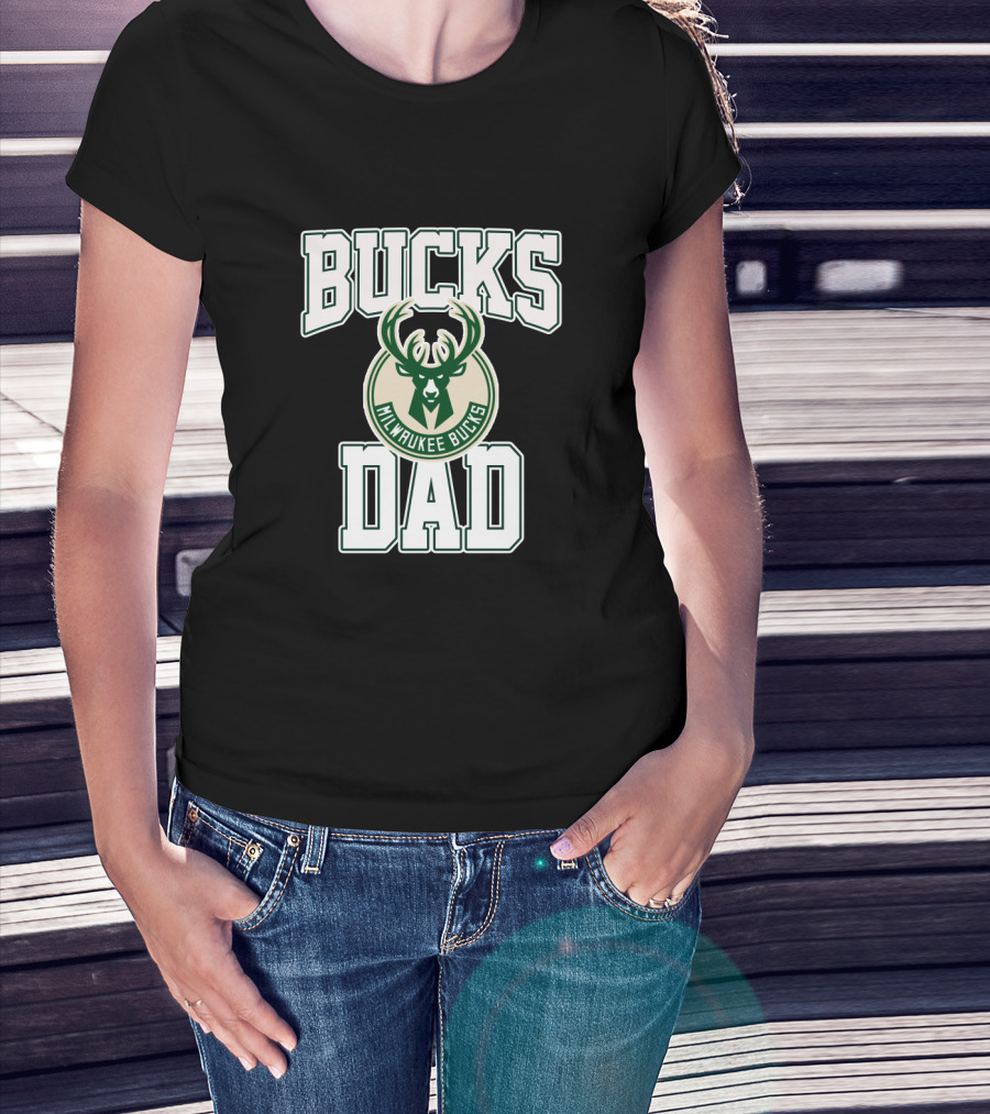 Milwaukee Bucks Dad Father's Day Bucks Dad T-Shirt