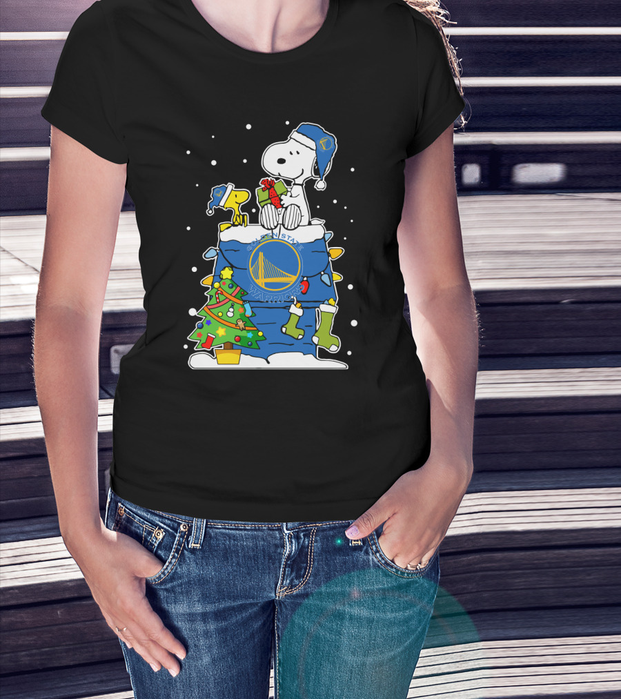 Golden State Warriors Snoopy Christmas Holiday Scene T-Shirt