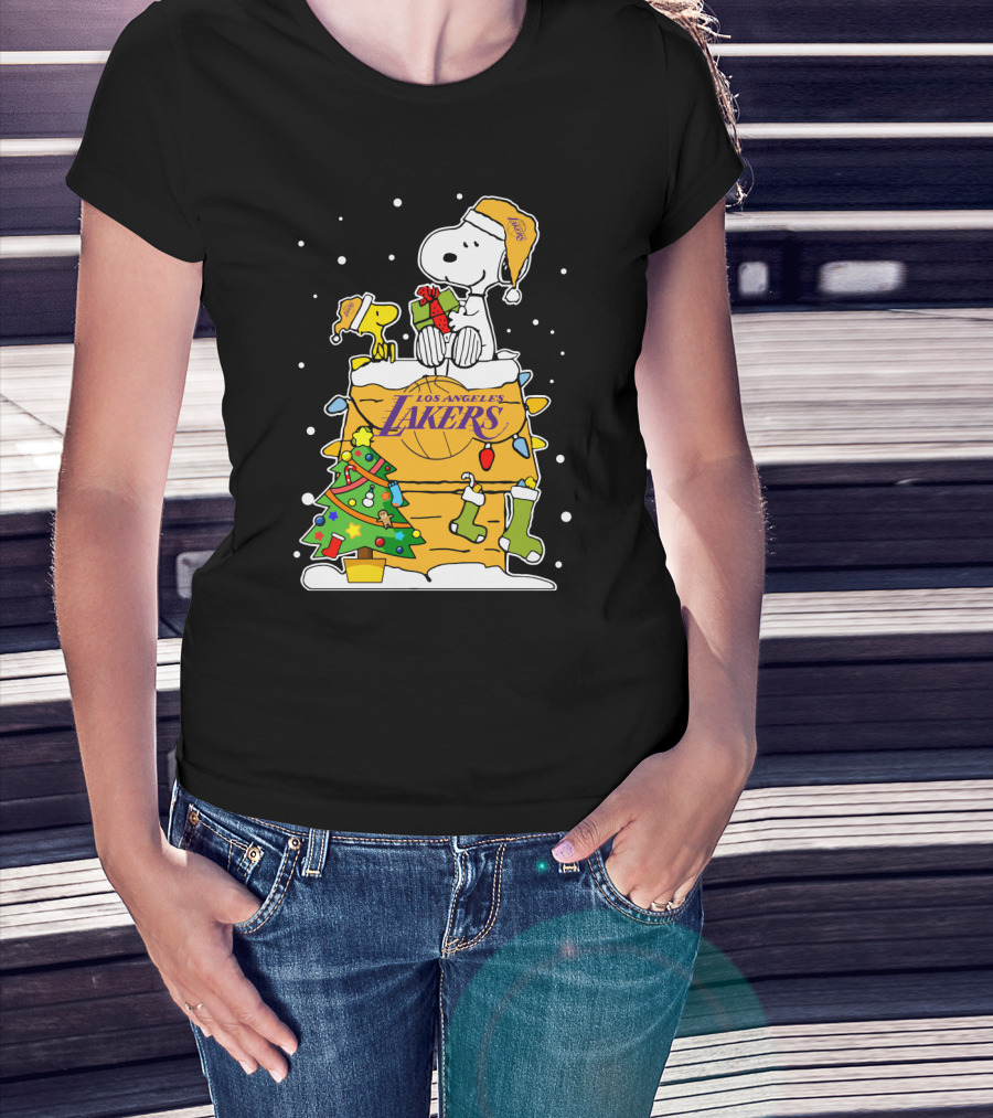 Los Angeles Lakers Christmas Snoopy And Woodstock Holiday Scene T-Shirt