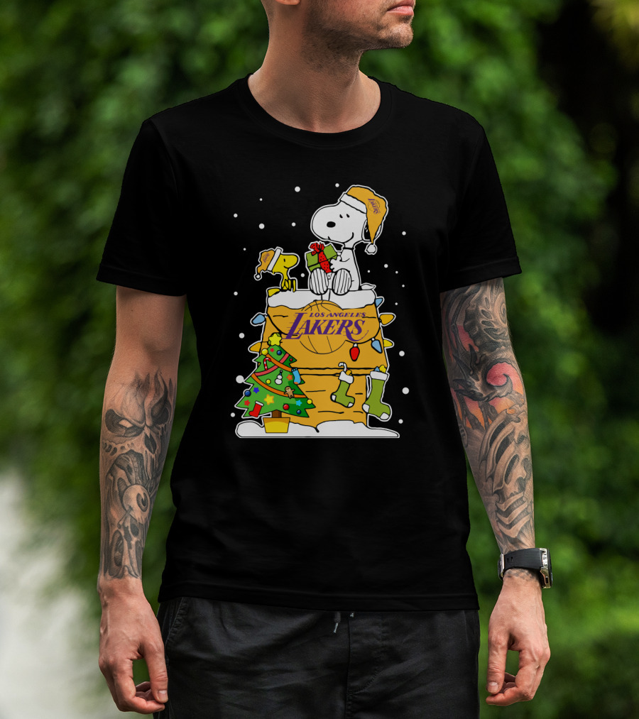 Los Angeles Lakers Christmas Snoopy And Woodstock Holiday Scene T-Shirt