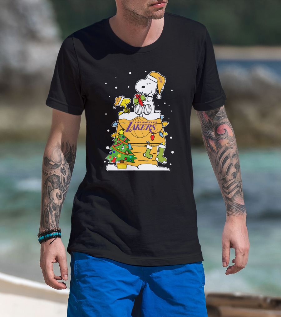 Los Angeles Lakers Christmas Snoopy And Woodstock Holiday Scene T-Shirt