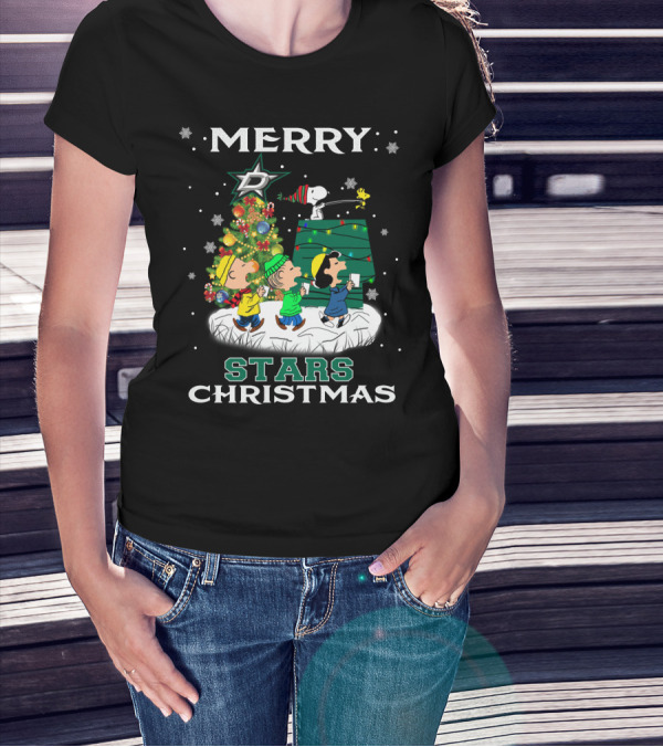 Merry Dallas Stars Christmas With Snoopy Woodstock And Peanuts Characters T-Shirt