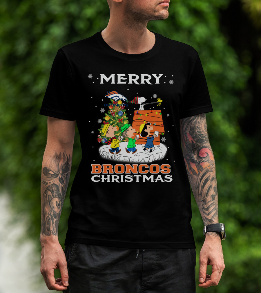 Merry Broncos Christmas For Snoopy Fans With Denver Broncos Logo And Peanuts Characters T-Shirt